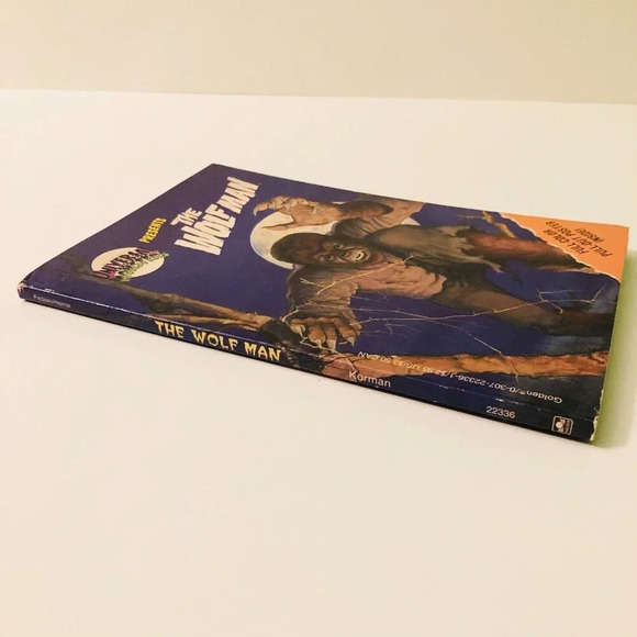 Vintage 1992 Universal Studios Monsters Presents The Wolf Man Book with Poster - Picture 3 of 14